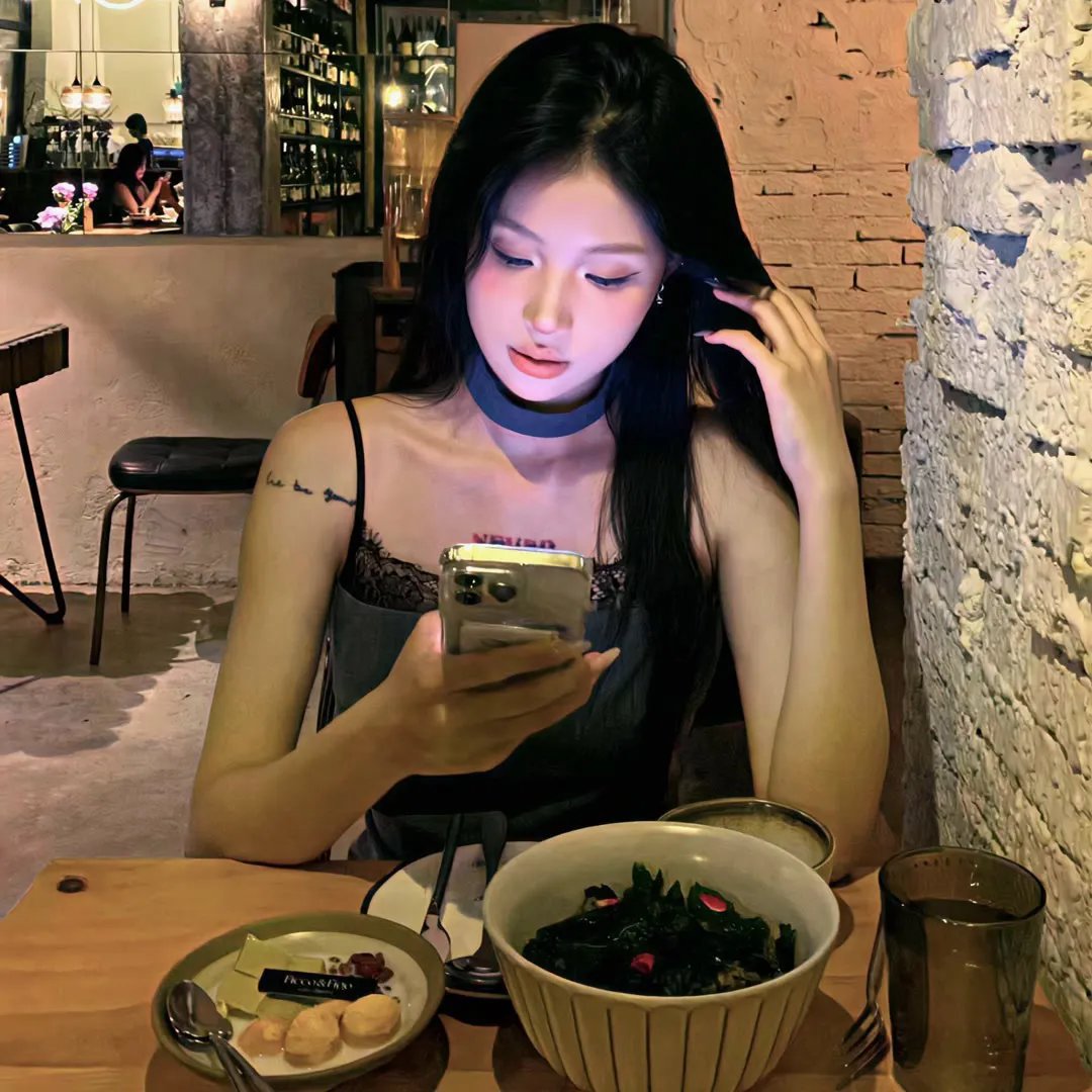 左撇子女人